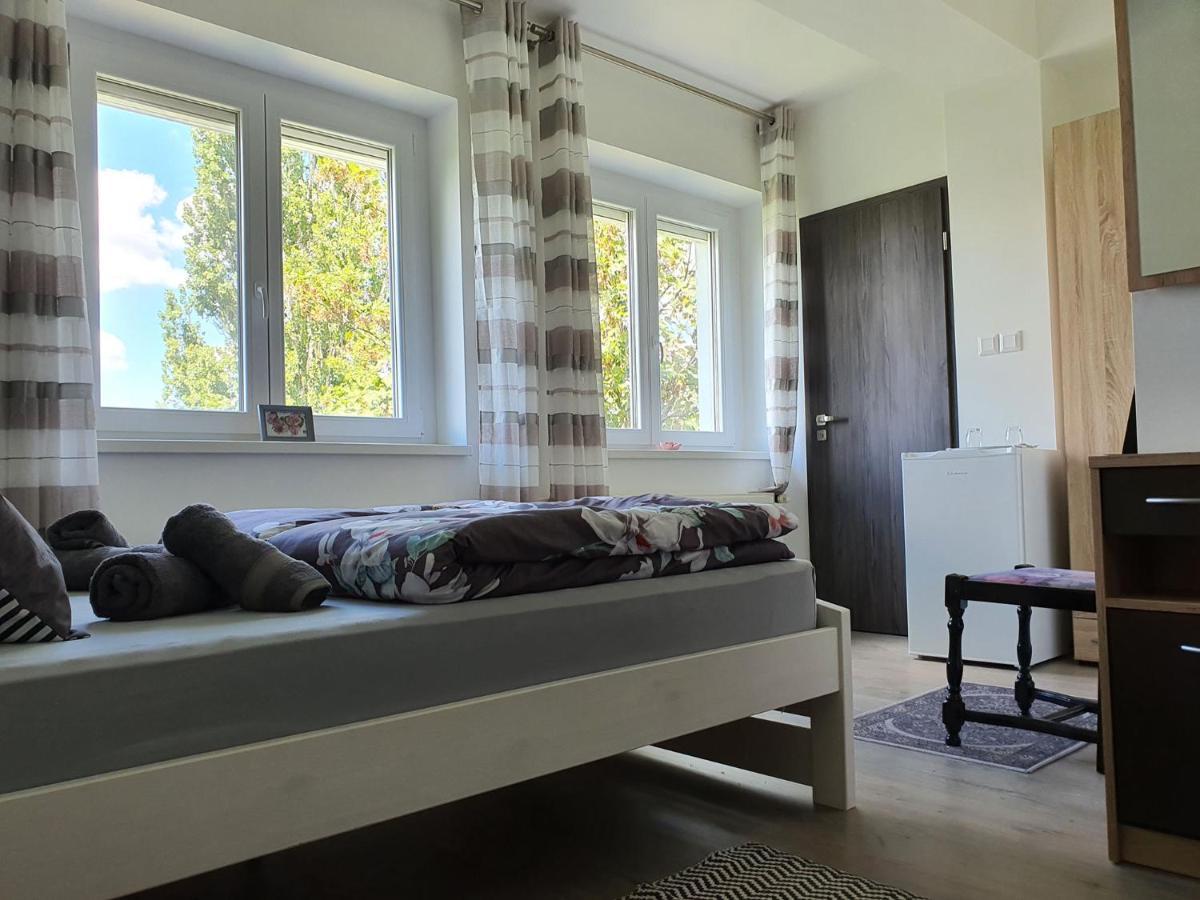Bed and Breakfast Monostor Panzió Komárom Esterno foto