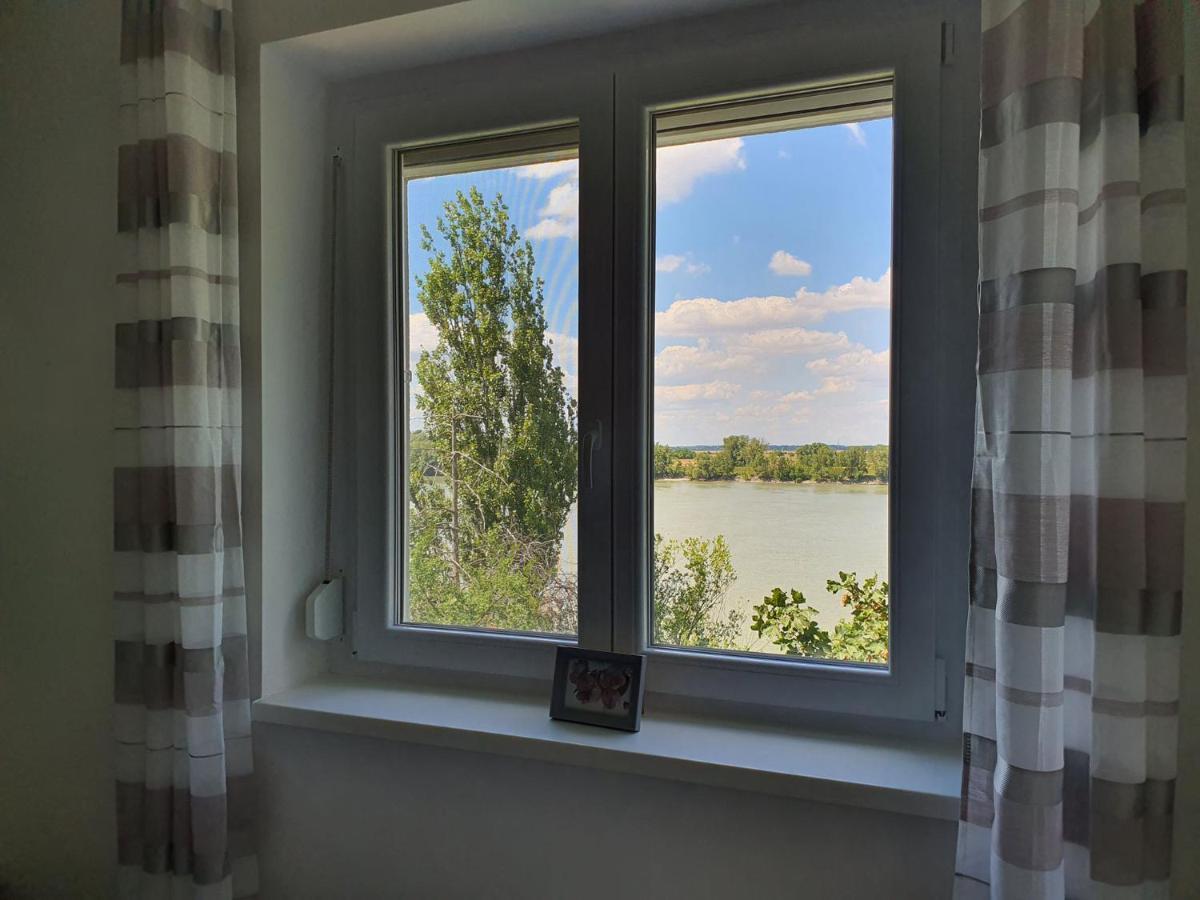 Bed and Breakfast Monostor Panzió Komárom Esterno foto