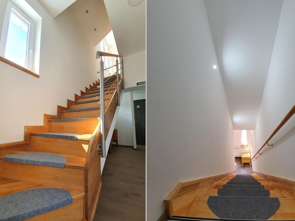 Bed and Breakfast Monostor Panzió Komárom Esterno foto